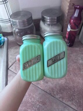 Vintage-Style Mint Green Salt and Pepper Shaker Set